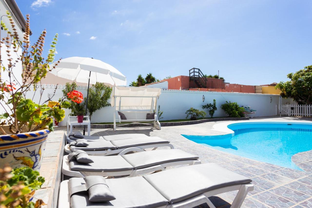 ארונה Bungalow Palm Mar With Pool And Garden מראה חיצוני תמונה